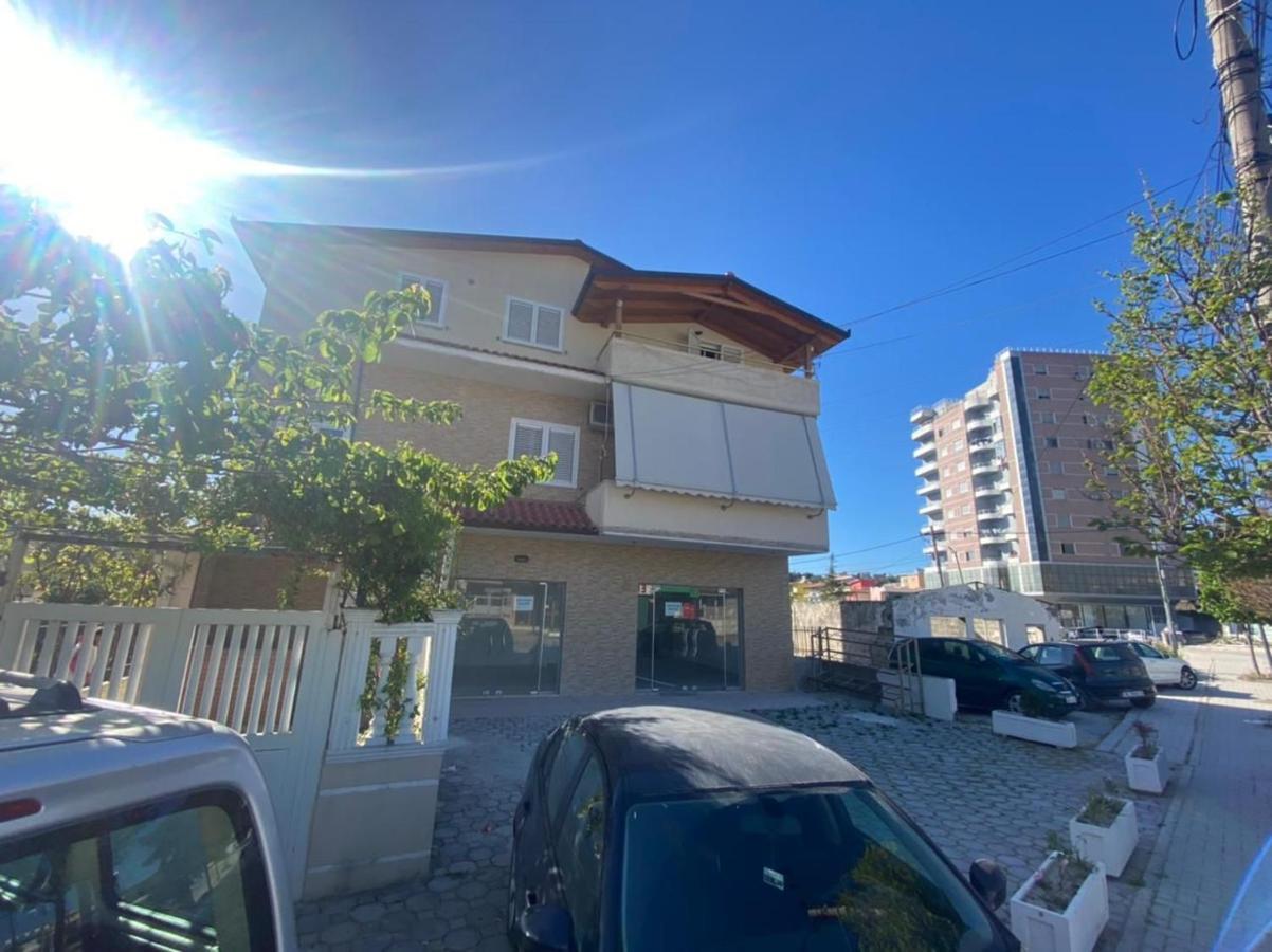 Trip-Stop Apartments Влёра Экстерьер фото